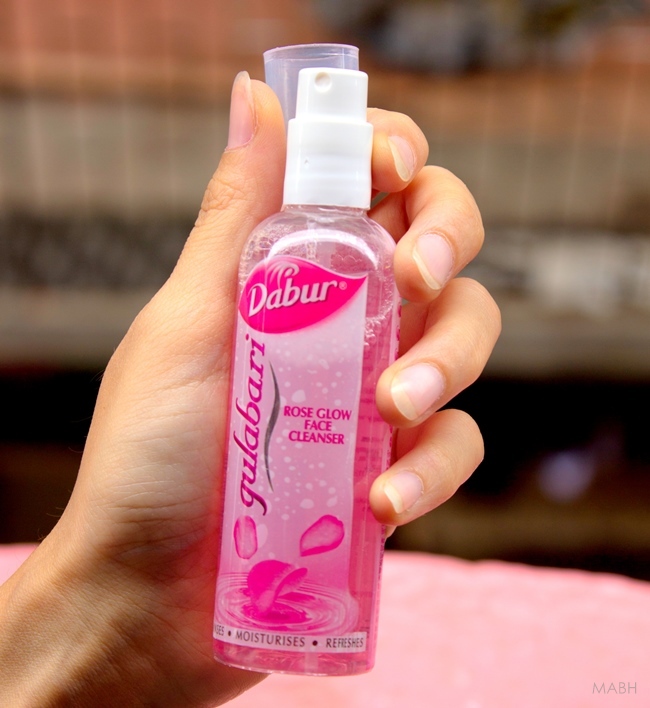 dabur gulabari rose glow face cleanser