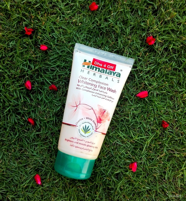 himalaya herbals clear complexion whitening face wash